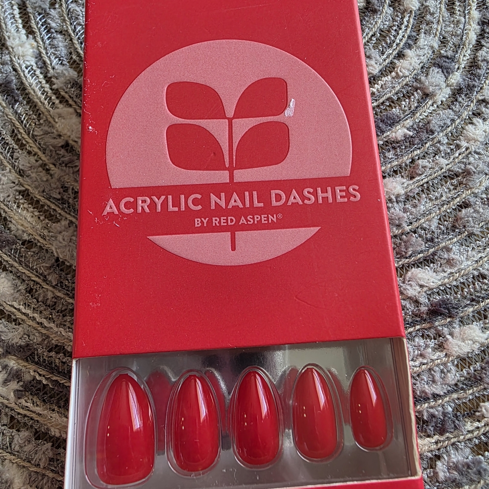 Acrylic Nail Dashes - Vibrant Red